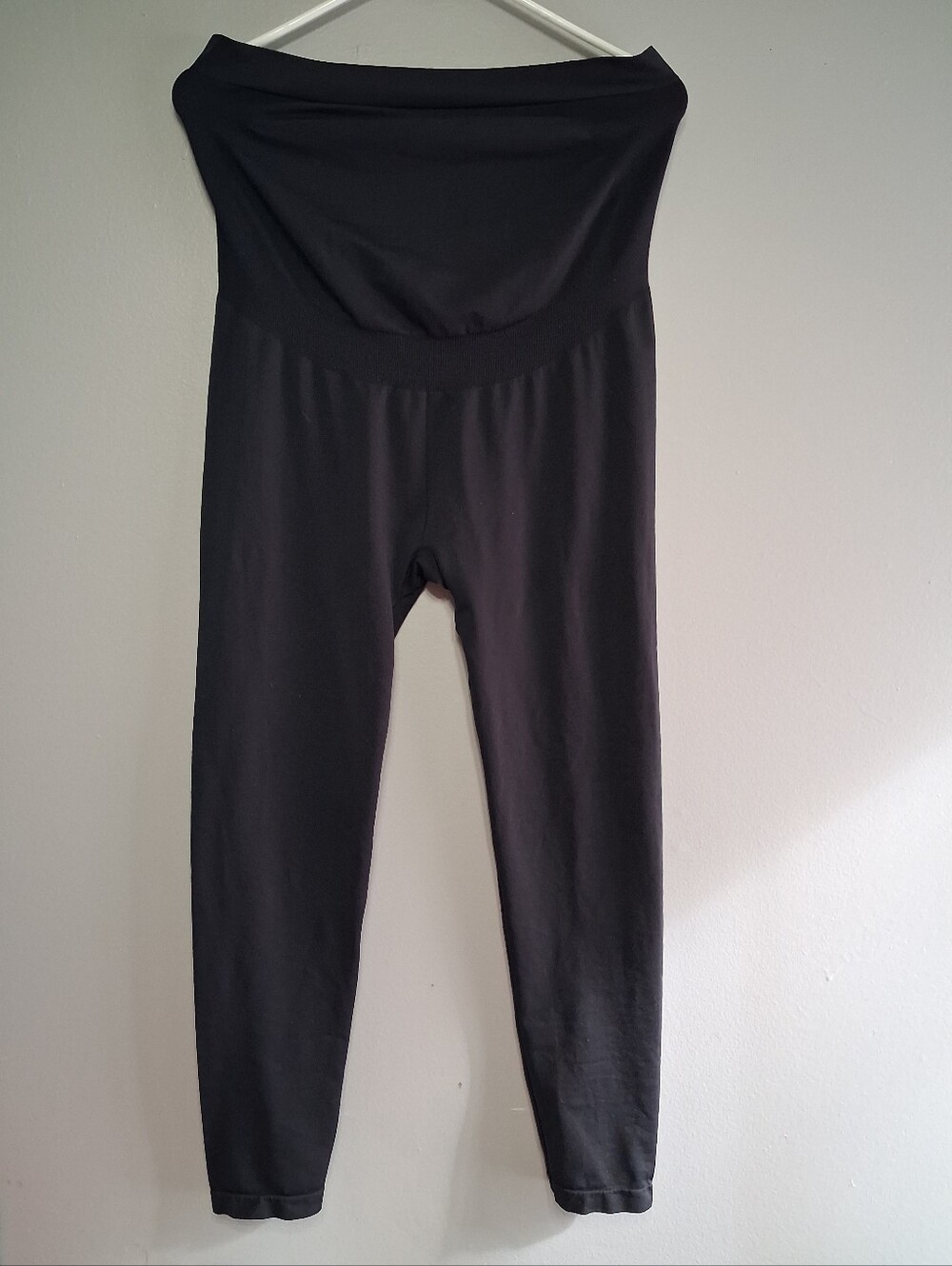 Isabel Maternity Baby Bump Cutout Leggings